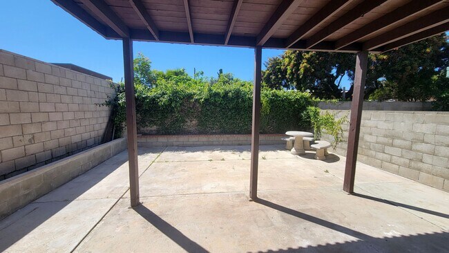 Building Photo - Spacious 3BR Home in Quiet Spring Valley Neighborhood – Bright, Comfortable Living