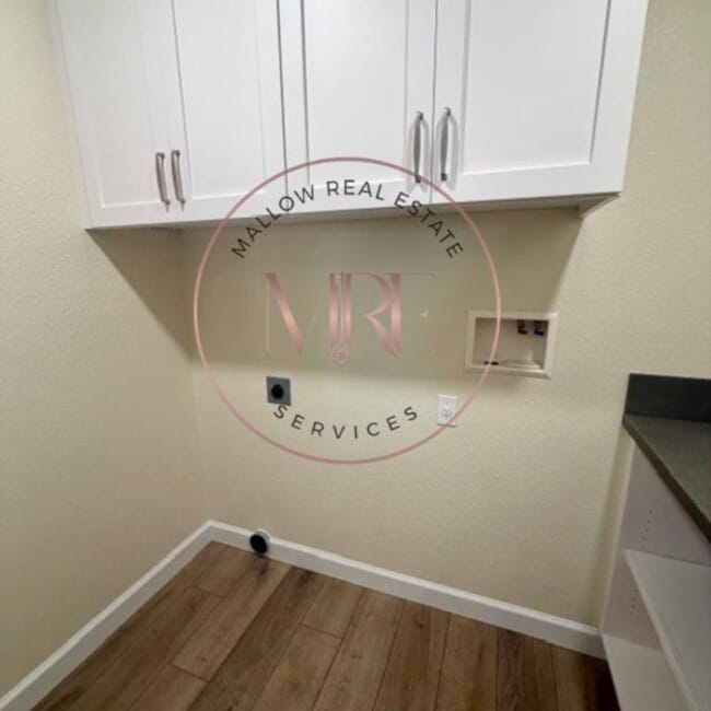 Building Photo - 1231 1/2 Eunice Dr