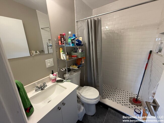 Building Photo - 226 Parker Hill Ave