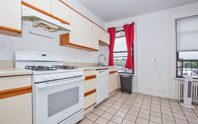 Building Photo - 504 Washington St