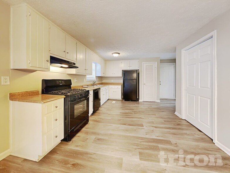 Building Photo - 5577 Mountain Park Way