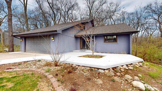 Building Photo - 1280 Sunset Rd
