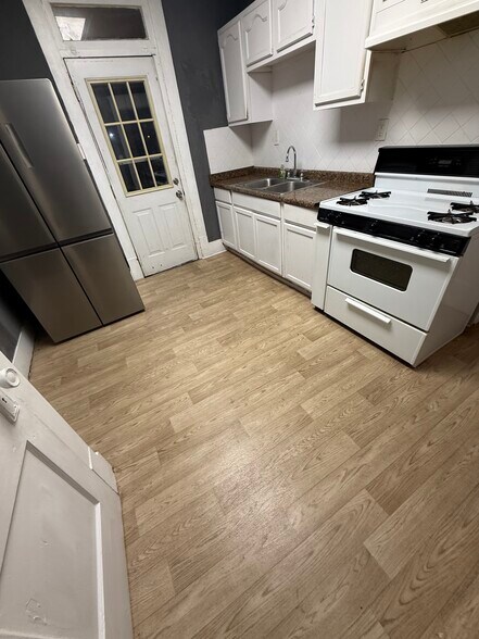 Kitchen - 1101 Garfield Ave SW