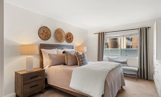 Building Photo - charming 1-bedroom, 1-bathroom