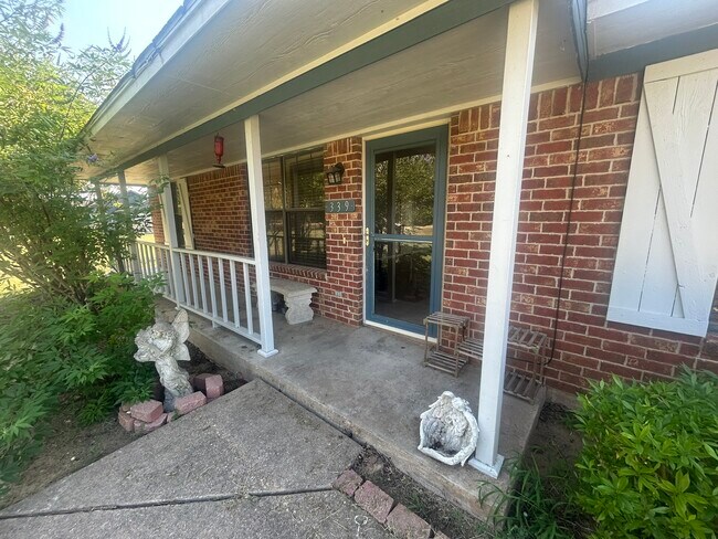 Primary Photo - 339 S Pleasant Hill Rd