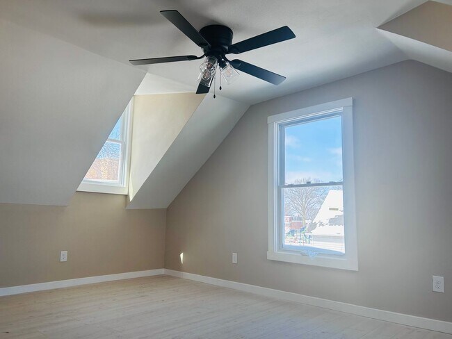 Building Photo - 520 Nevada St