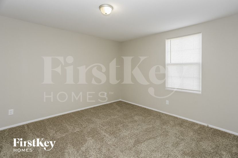 Building Photo - 4056 Little Bay Ave