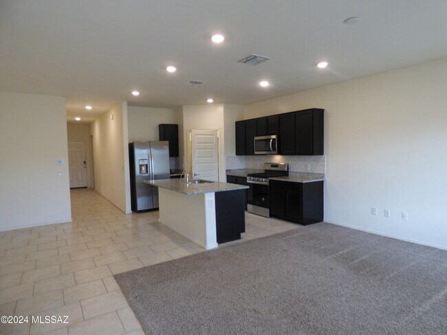 Building Photo - 10208 N Crooked Peak Trail