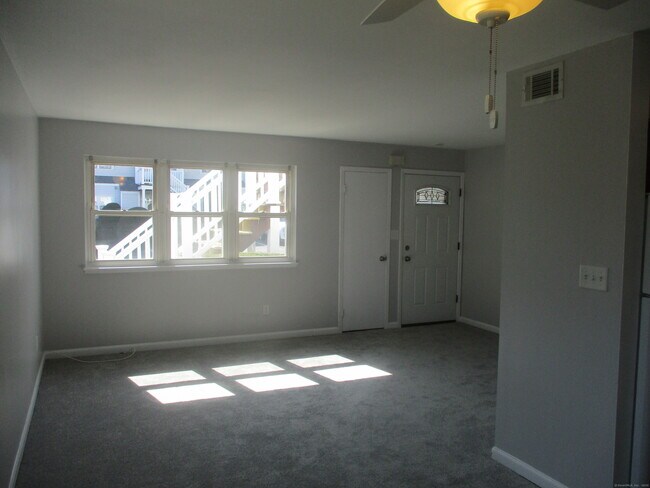 Building Photo - 29 Van Buren Ave