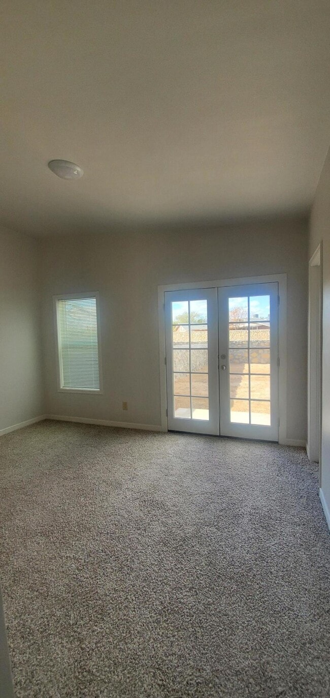 Building Photo - 2909 Beachcomber Dr