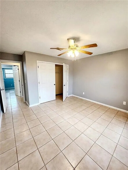 Building Photo - 3808 Overlook Dr