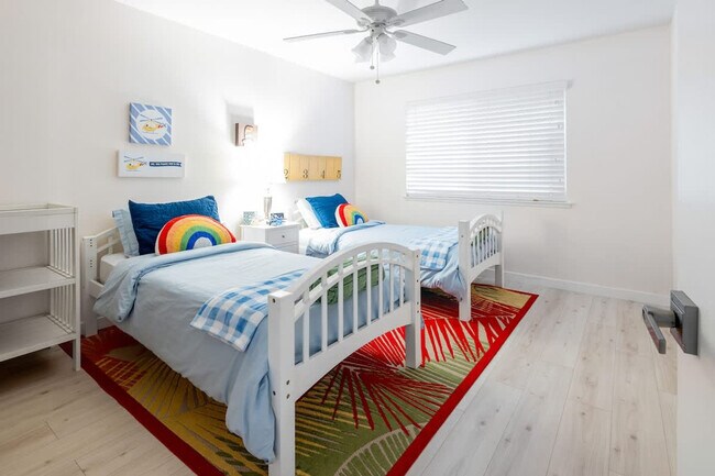 Building Photo - 12779 Calma Ct