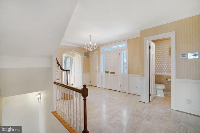 Building Photo - 513 Cathedral Dr