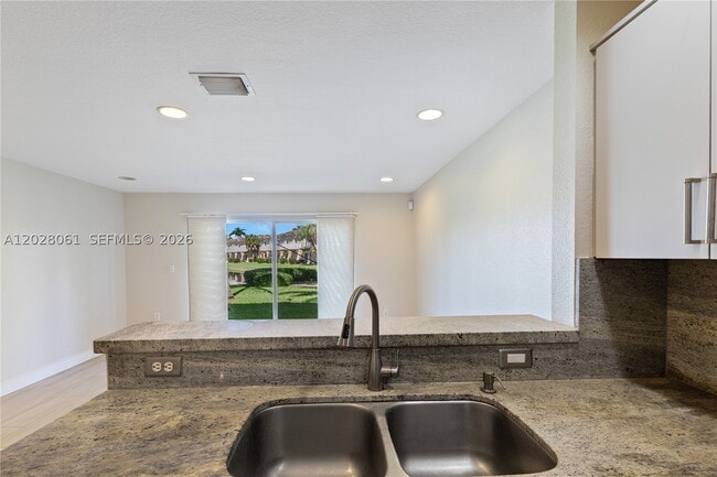 Building Photo - 3126 SW 128th Ave