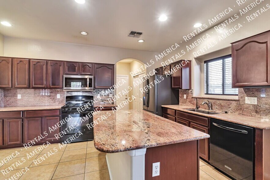 Building Photo - 10813 S Bear Table Tank Dr