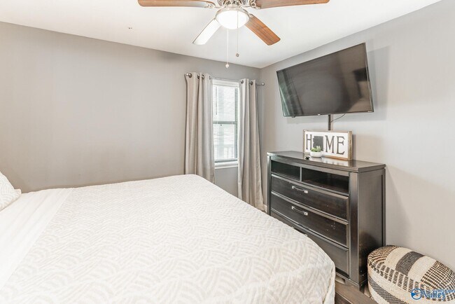 Building Photo - 6614 Willow Pointe Dr NW