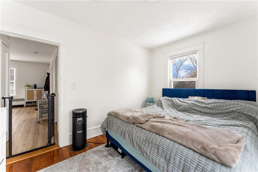 Building Photo - 19 Vale St