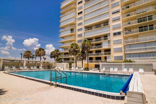 Building Photo - 877 N Hwy A1A