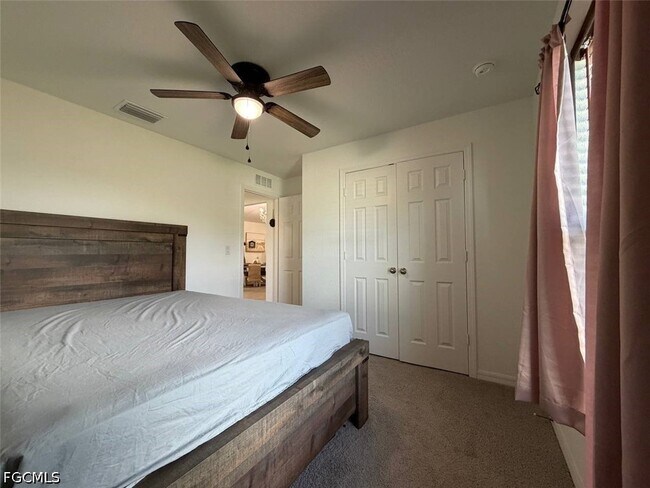 Building Photo - 926 NE 33rd St