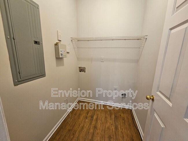 Building Photo - 3275 Oakley Pl