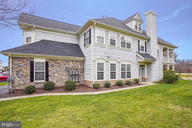 Building Photo - 13930 Greendale Dr