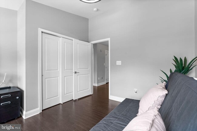 Building Photo - 8506 Pine Springs Dr