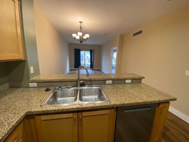 Building Photo - 450 J St