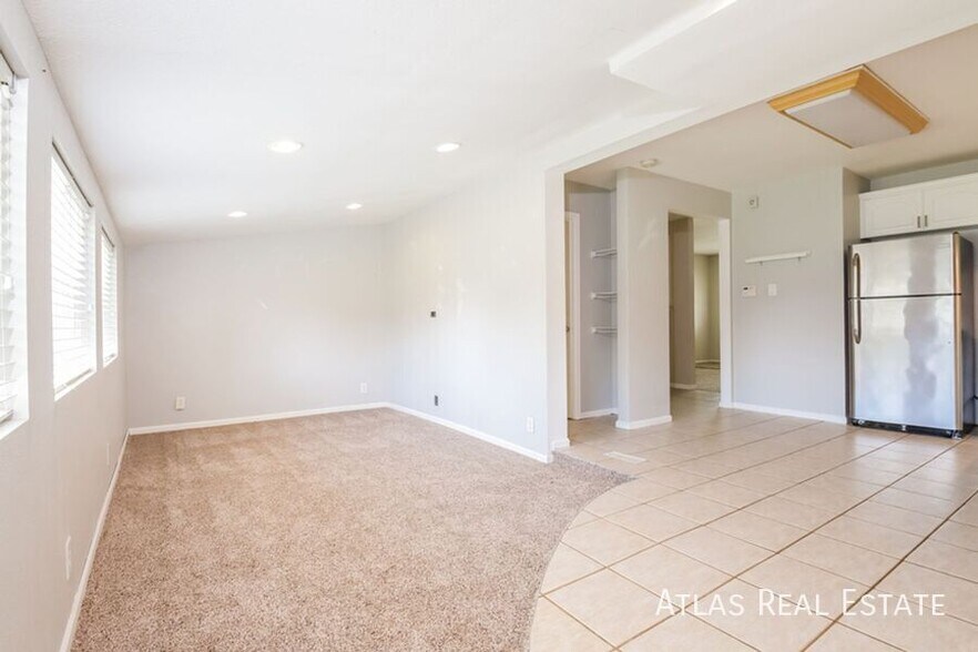 Building Photo - 1710 Hoffman Way