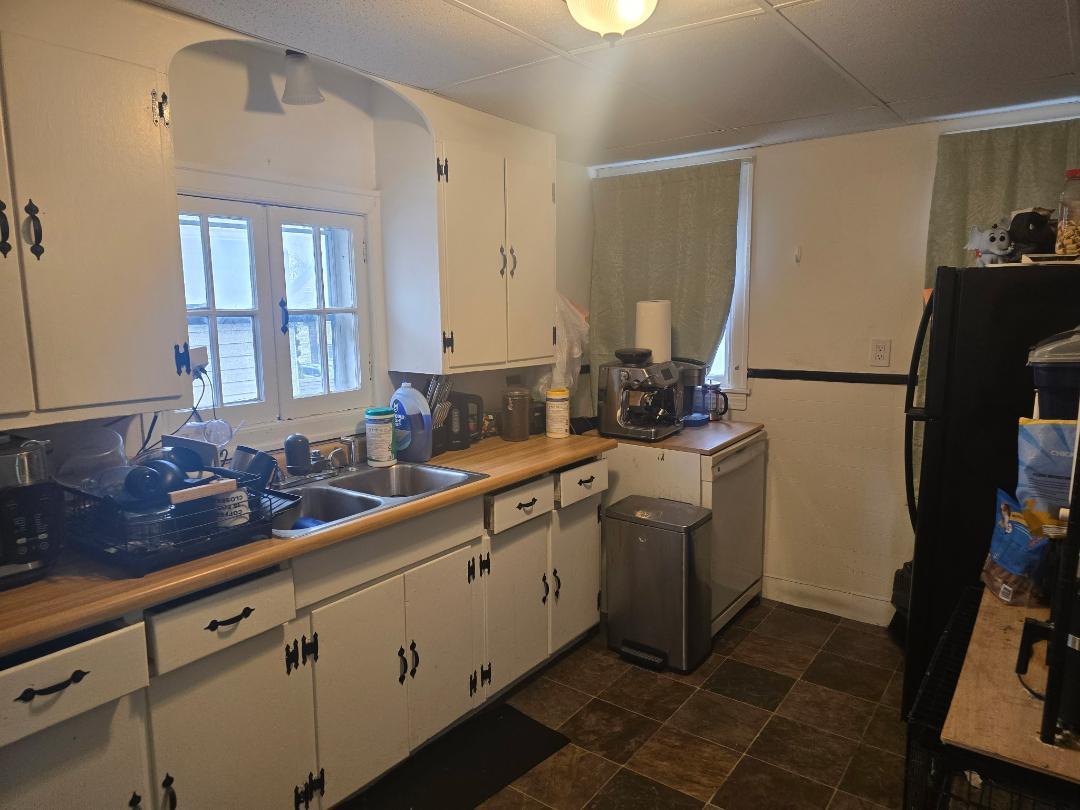 Building Photo - 110 Robinson St