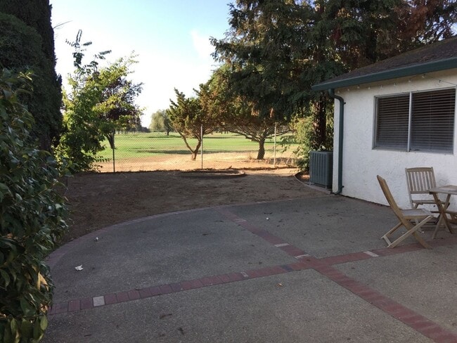 Building Photo - Clean Large 4 Bedroom 2 Bathroom Home For Rent - Section 8 Vouchers Accepted.