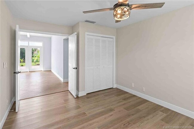 Building Photo - 2385 SW Creekside Dr