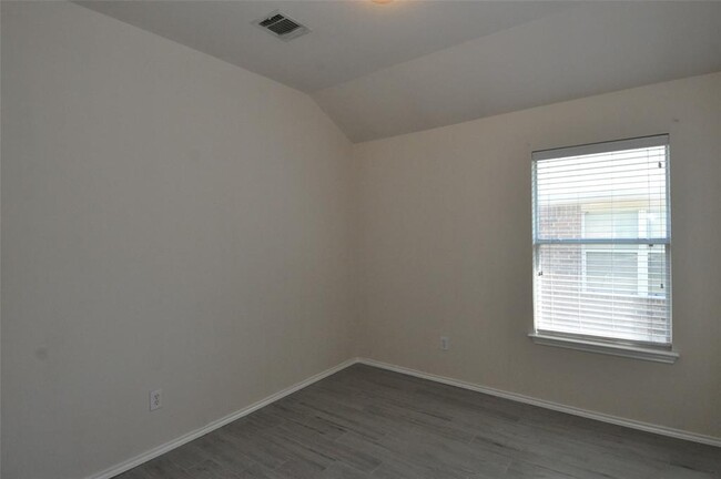 Building Photo - 1129 Alexandria Way