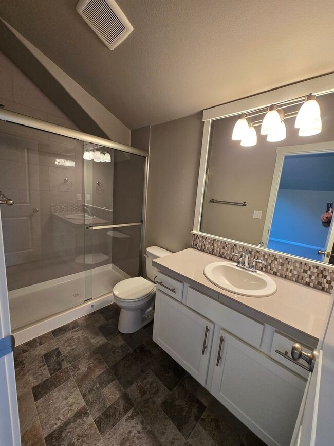 Building Photo - Terrific Orenco Station area 4 BR, 3.5 BA ...