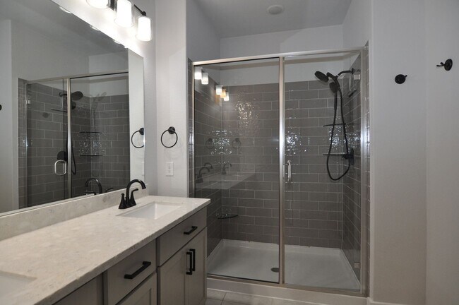 Building Photo - 829 Crystal Oak Ln