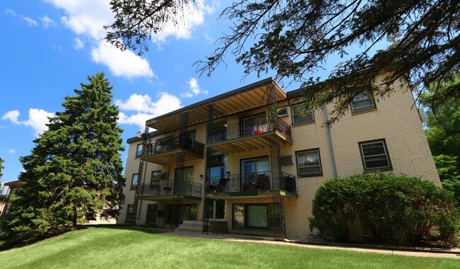 Building Photo - 1640 Cumberland St