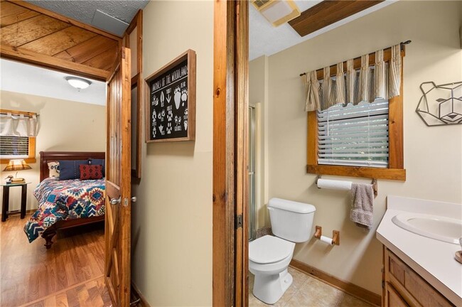 Building Photo - 172 Shady Trail