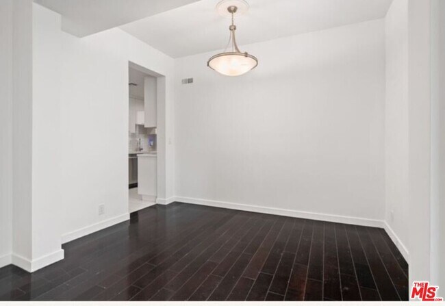 Building Photo - 1424 N Crescent Heights Blvd