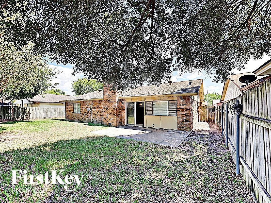 Building Photo - 16934 Macleish Dr