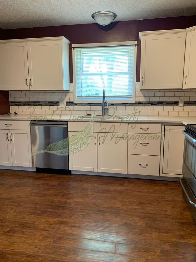 Building Photo - BEAUTIFUL HOME IN THE NORTHLAND!!!