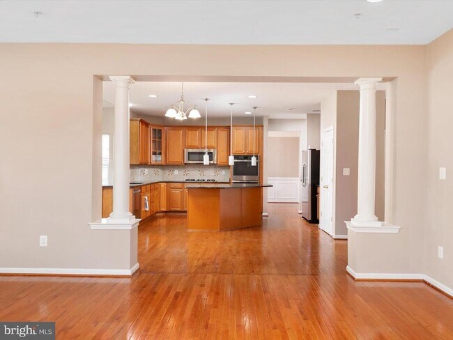 Building Photo - 1213 Heartland Ct