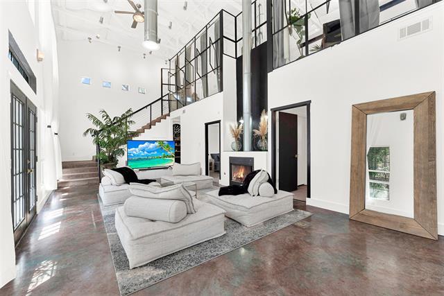 Building Photo - 1233 Lady Ln