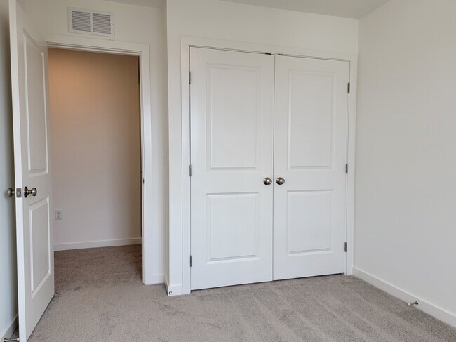 Building Photo - 2479 Artesian Way