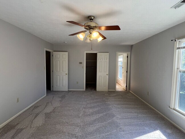 Building Photo - Single Family Corner Lot House located in ...