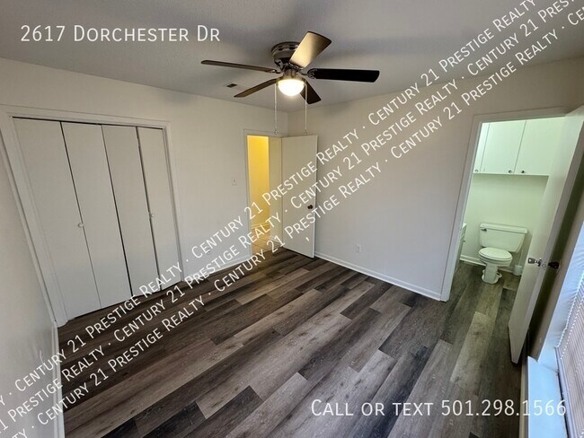 Building Photo - 2617 Dorchester Dr