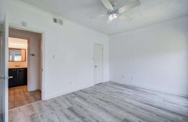 Building Photo - 716 Bering Dr