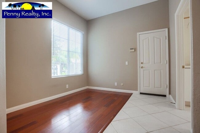Building Photo - Stunning 4 Bedroom 3.5 Bath Home in the Co...