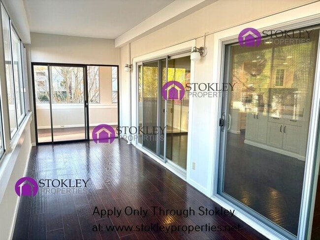 Building Photo - 1200 Singingwood Ct