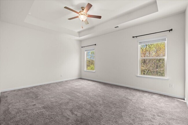 Building Photo - 1407 Red Hill Dr