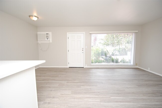 Building Photo - 2515 Yoakum Blvd