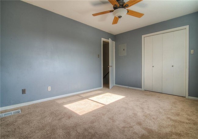 Building Photo - 7407 Shadow Hill Dr
